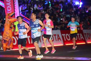 BIB: 40854, 44149
                            <button type="button" onclick="openModal(23180043)" class="btn btn-primary btn-sm float-right btn-popup" data-toggle="modal" data-target=".modal-high-quality">
                        <i class="fas fa-shopping-cart"></i> Add to Cart
                    </button>
                                            <button type="button" onclick="isThisMe(23180043, true)" class="btn btn-success btn-sm float-right btn-popup btn-isme hidden" data-toggle="tooltip" data-placement="bottom" title="นี่คือรูปของคุณใช่ไหม คลิกที่นี่เพื่อเอาเข้าอัลบั้ม">
                        <i class="fas fa-plus"></i> Add to album
                    </button>
                    <button type="button" onclick="isThisMe(23180043, false)" class="btn btn-warning btn-sm float-right btn-popup btn-isnotme hidden">
                        <i class="fas fa-ban"></i> Remove from album
                    </button>